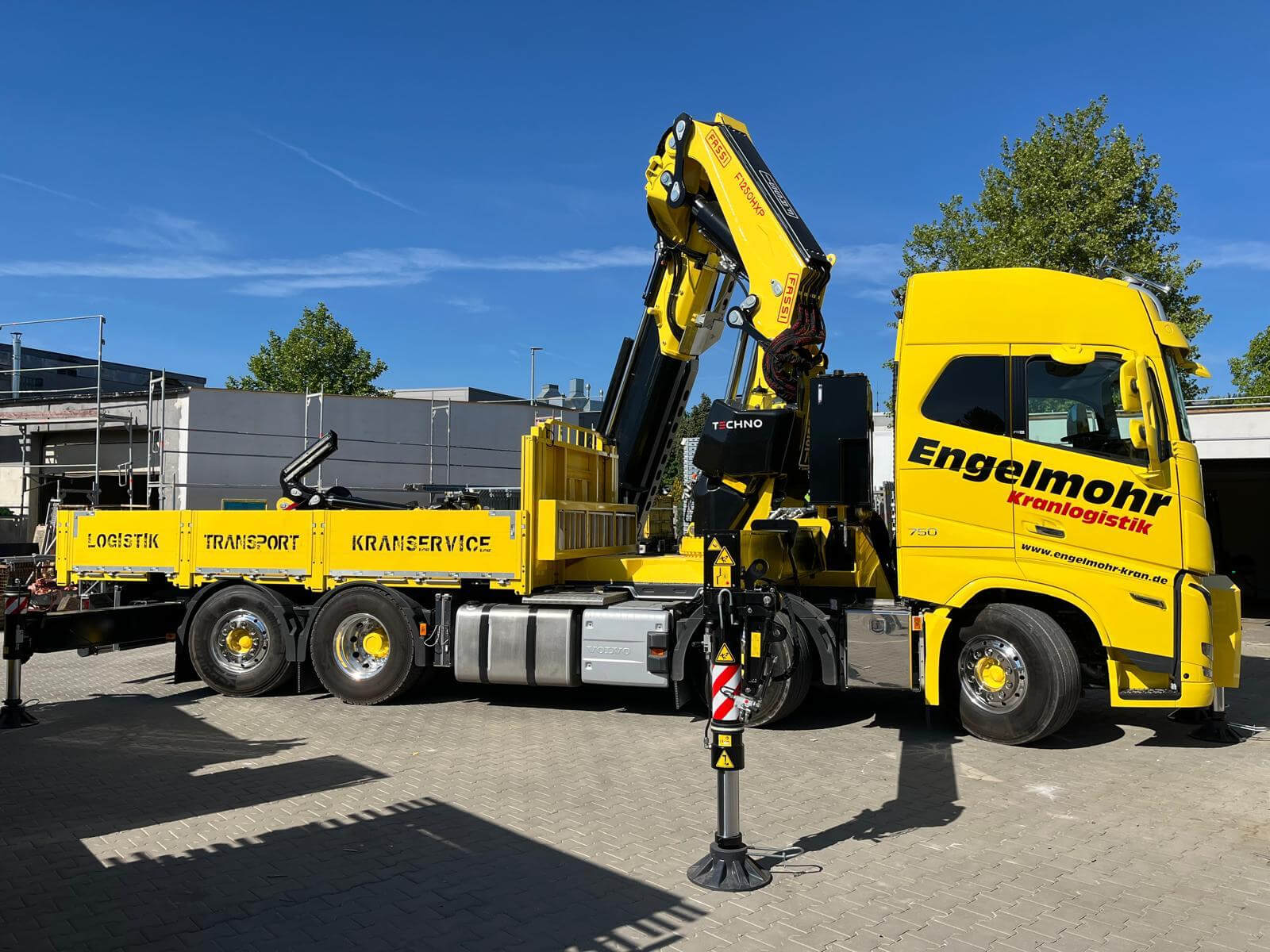 Referenzen 9 FASSI F1250HXP